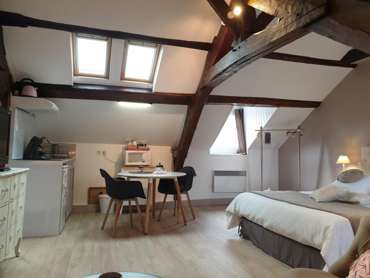D'Anciennes "Chambres De Bonnes" Honfleur Eksteriør bilde