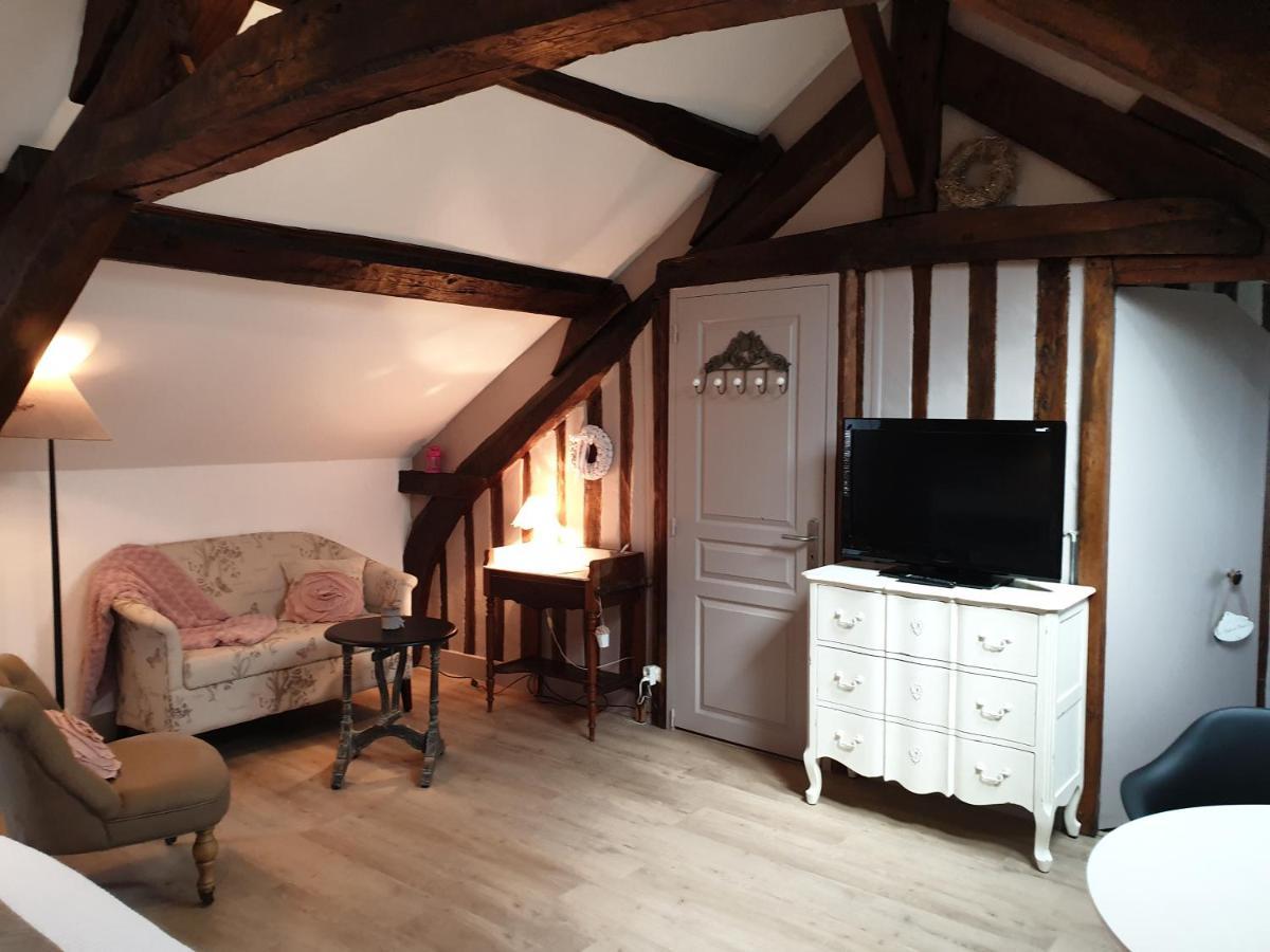 D'Anciennes "Chambres De Bonnes" Honfleur Eksteriør bilde
