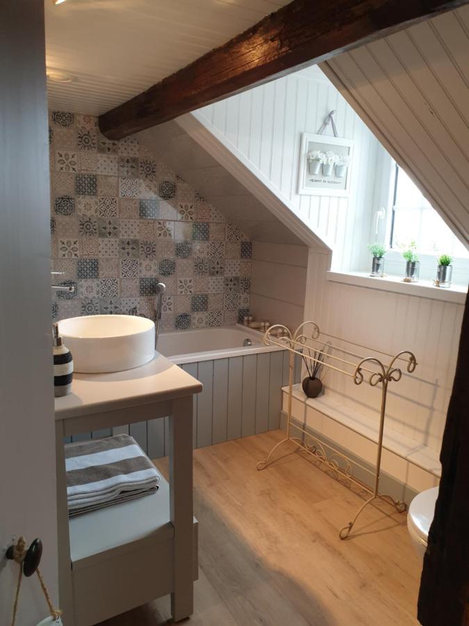 D'Anciennes "Chambres De Bonnes" Honfleur Eksteriør bilde