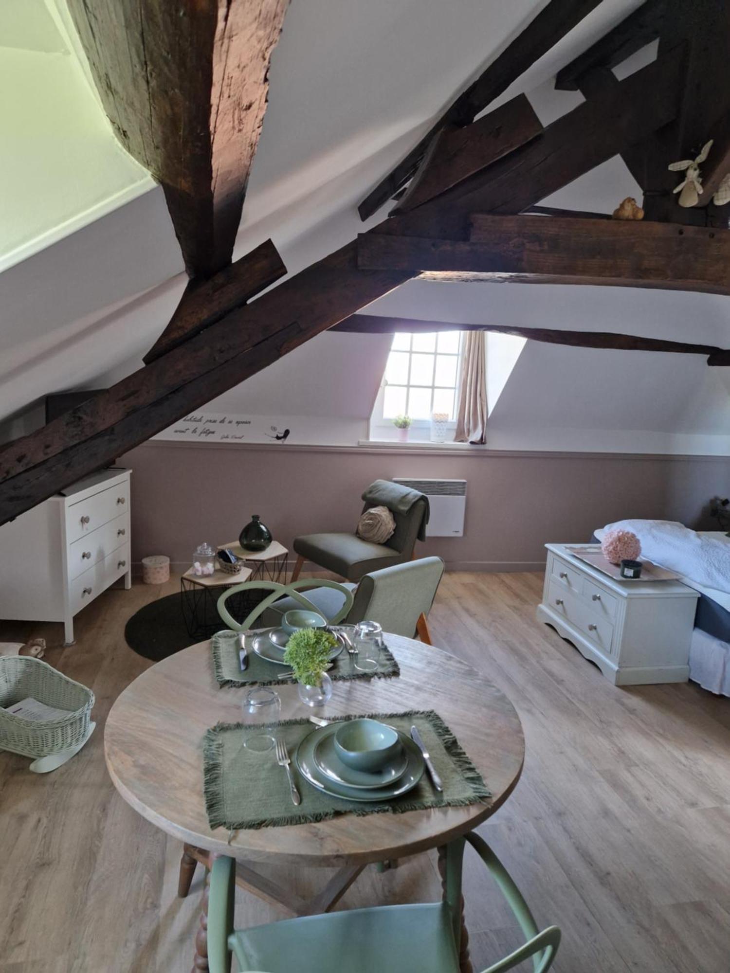 D'Anciennes "Chambres De Bonnes" Honfleur Eksteriør bilde