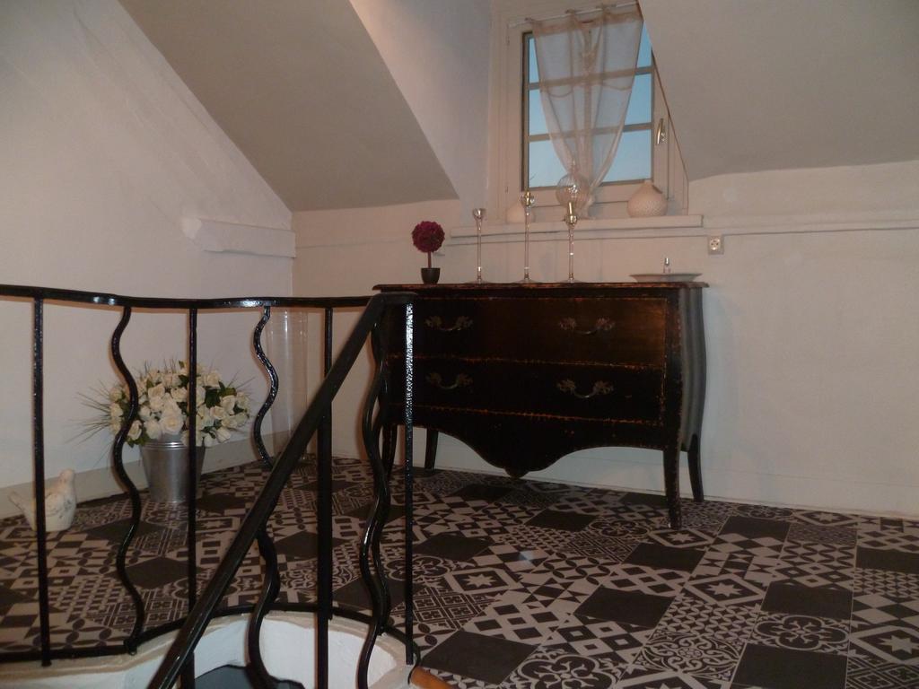 D'Anciennes "Chambres De Bonnes" Honfleur Eksteriør bilde